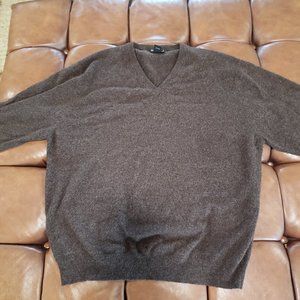 Jos A Bank sweater Size XL  100% Cashmere